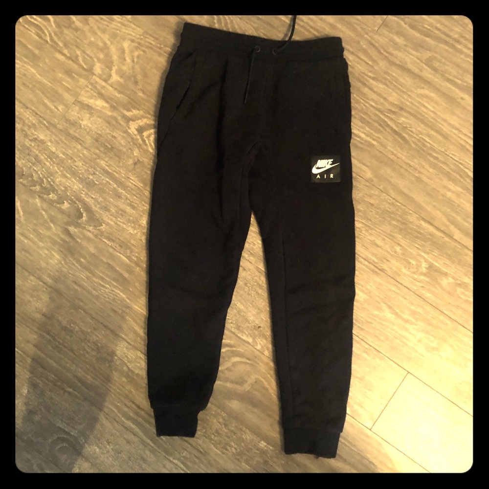 Boys Nike joggers. Black. Medium